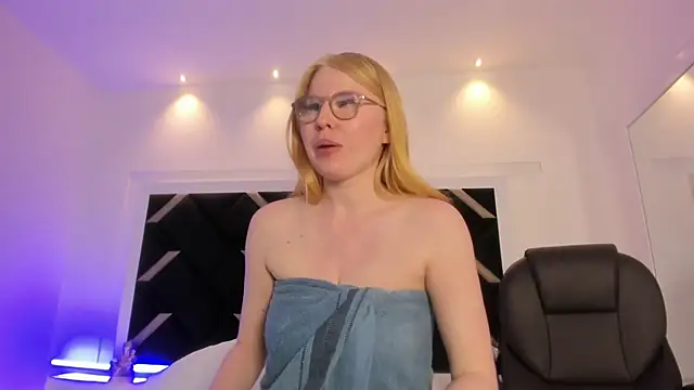 Alexa_Handler live cam on StripChat