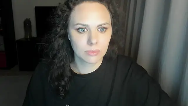 MollyCheiz webcam stripchat model stream image
