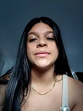 Layla-daring webcam