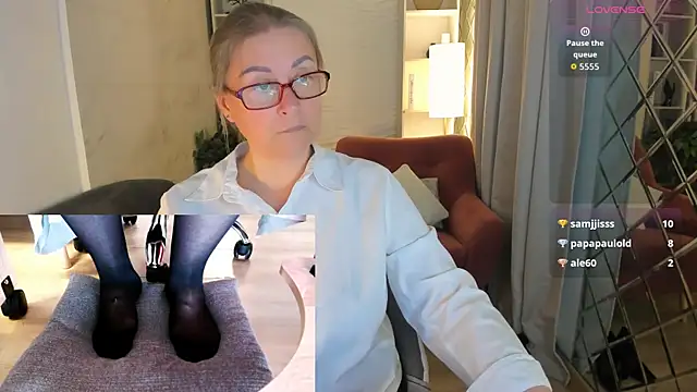 Alexandra_Kind webcam