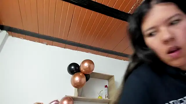 LinaBrowm live cam on StripChat