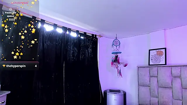 brianaGuzman webcam