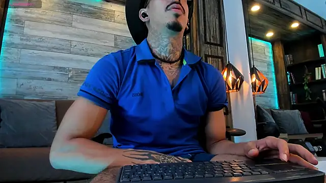 Donovan_Desmond webcam