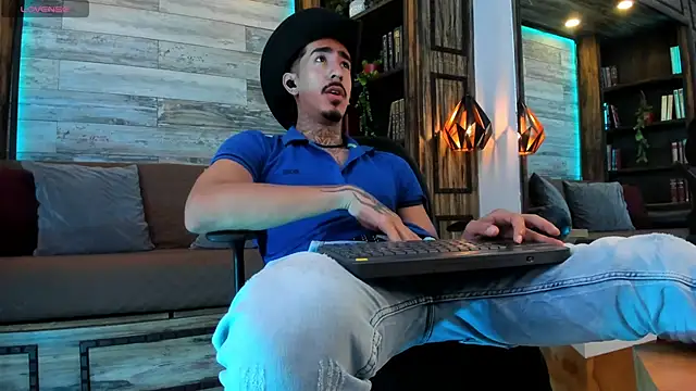 Donovan_Desmond webcam