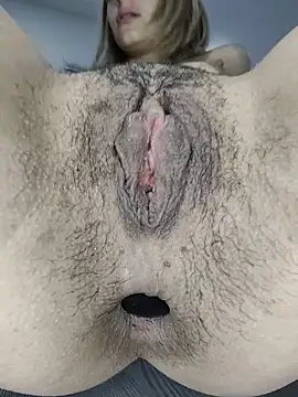 HottCandy21 webcam