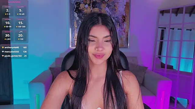 MiaLaurence webcam