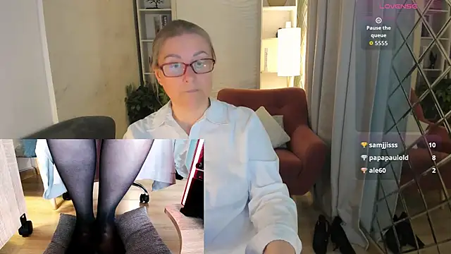 Alexandra_Kind webcam