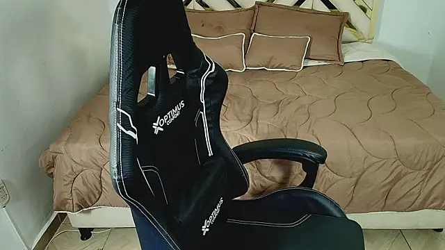 Charlotte_Deluxe18 webcam