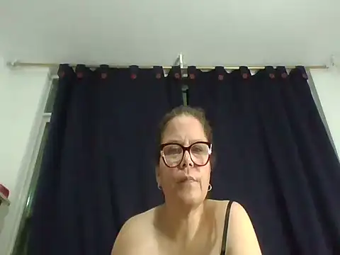 Watch lusianamasters live on EroticFlix - High definition streams