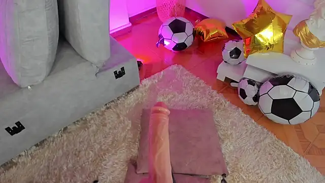 Watch Amelie_Wine live on EroticFlix - High definition streams