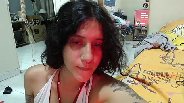 AlinaWoolf_ webcam