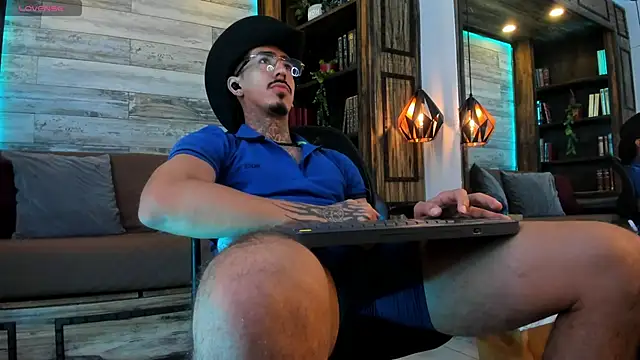 Donovan_Desmond webcam