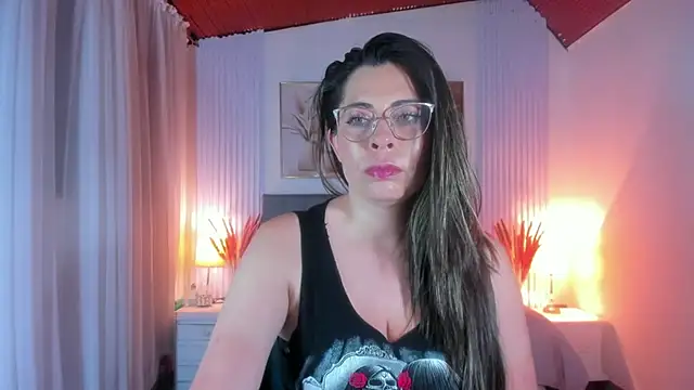 _lara1 (F milf) - OIL IN BOOBS