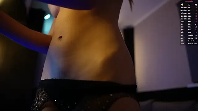 AnneVerity live cam on StripChat