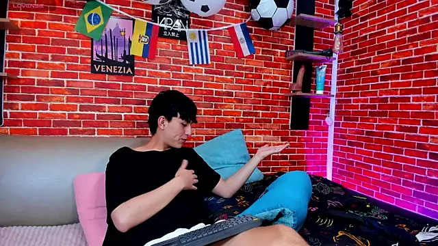 hoot_boyss_ (G twink) - spank ass X5