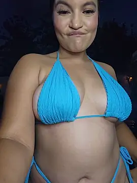 Pretty_Julieta live cam on StripChat