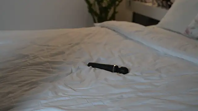 ella_twinkl (F young) - Spank this ass until it's red