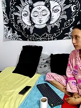 emily_n_abby live cam on StripChat