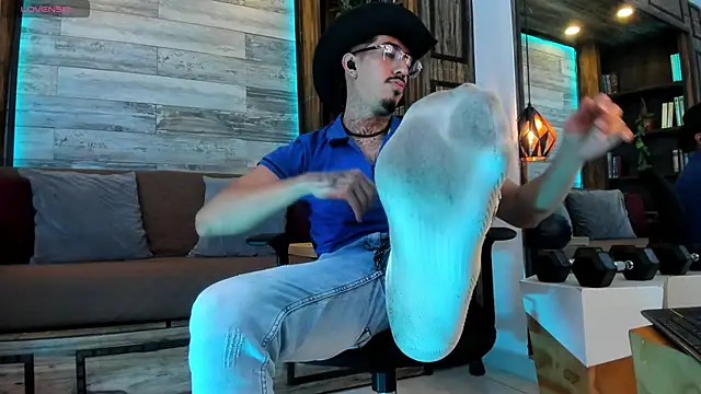 Donovan_Desmond webcam