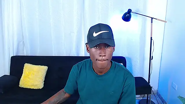 alexaandro18 webcam