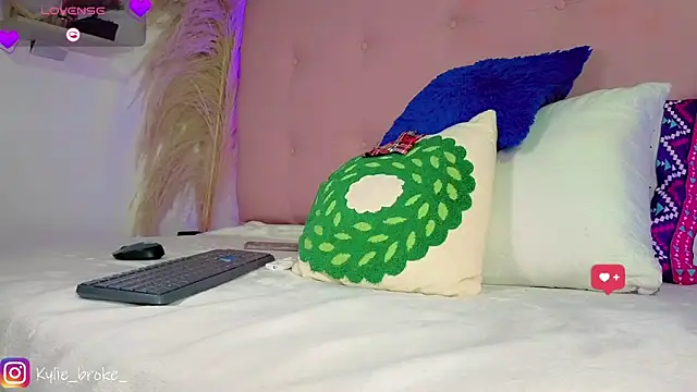 Kylie_brokee webcam