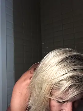 Elle_Milfa webcam