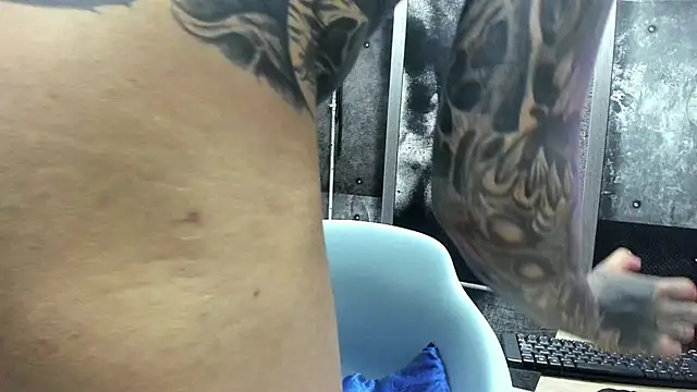 Gury_tattoo webcam