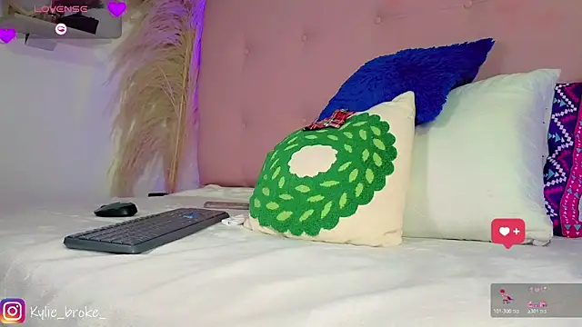 Kylie_brokee webcam