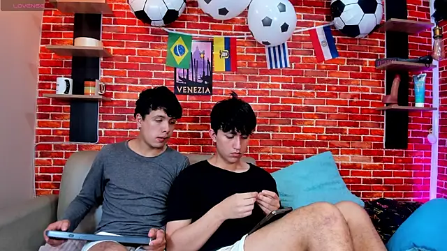 Hoot_boyss_ webcam