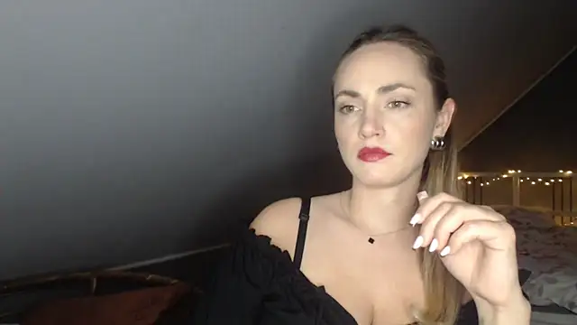 ScarlettSensitive webcam