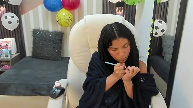 LittleeStar live cam room