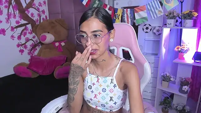 KarlaSlutSkinny__ webcam