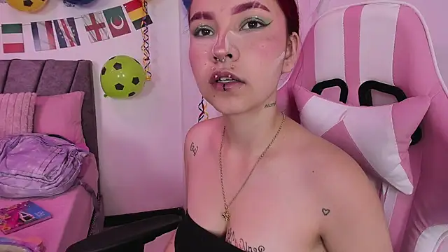 Megam_white webcam