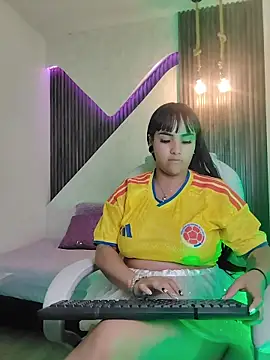 Bella_Raven webcam