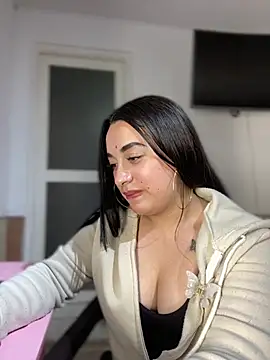 IvySanchez_Pinkk live cam on StripChat