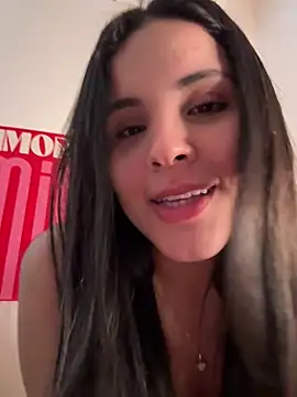 ivyvalentine (F young) - play dildo
