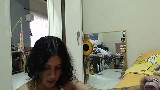 AlinaWoolf_ webcam