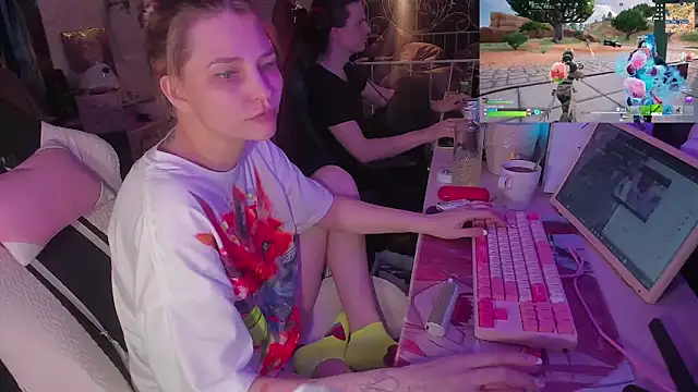 FuckinHotCouple1 webcam