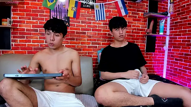 Hoot_boyss_ webcam