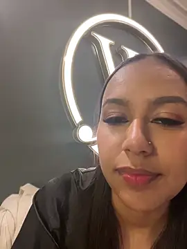 Watch MiilaBlake live on EroticFlix - High definition streams