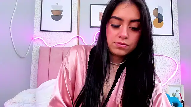 Watch CARLA_FERRERM live on EroticFlix - High definition streams