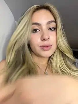 cloee_rainbow1's live room