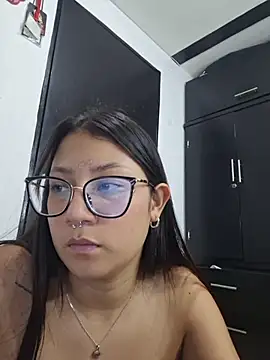 Watch Isax_red live on EroticFlix - High definition streams