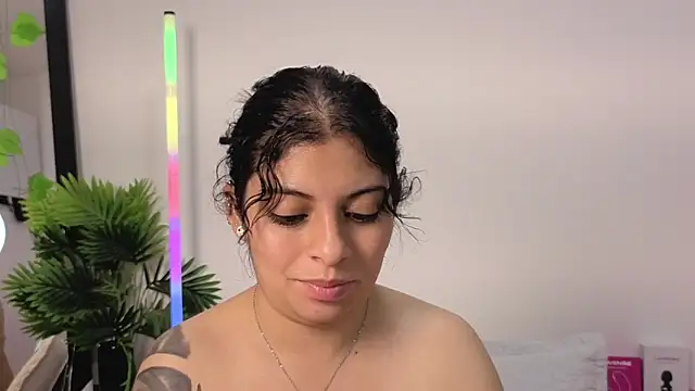 Watch Iam_Issaa live on EroticFlix - High definition streams