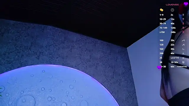 ReinaChloe webcam