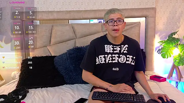 Watch Evie_demn live on EroticFlix - High definition streams