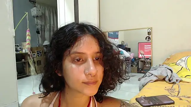 AlinaWoolf_ webcam