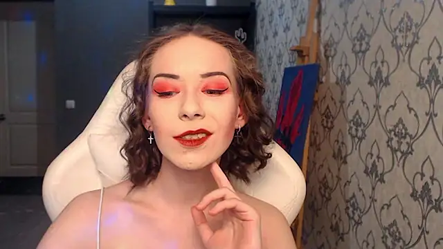 FascinatingEyess live cam on StripChat