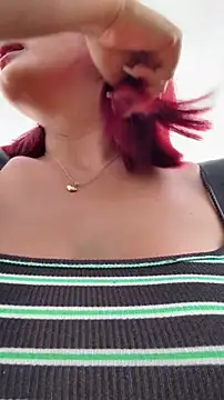 linda_patty94 (F young) - WALKING NAKED ON THE ROAD