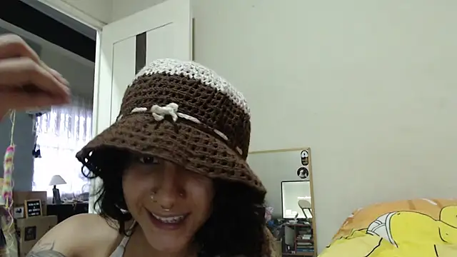 AlinaWoolf_ webcam